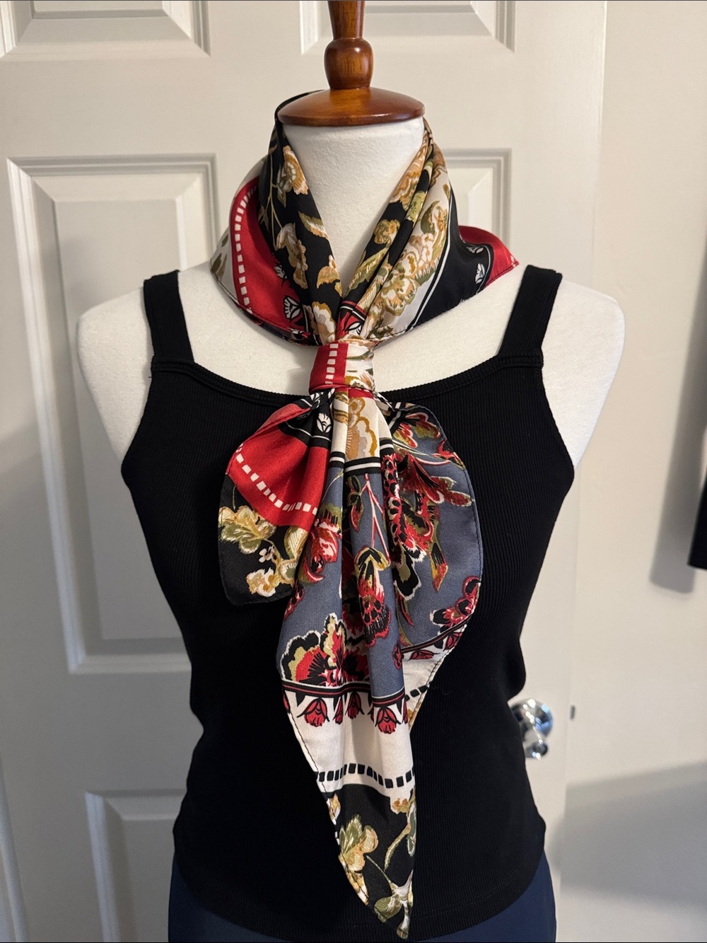 Floral Pattern Red & Black Women's Scarf